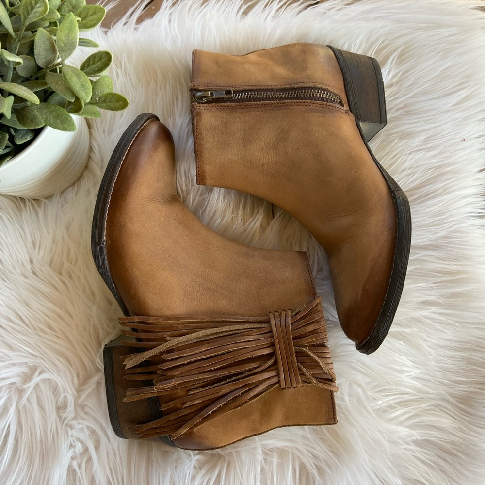 Circle G Fringe Tan Nubuck Leather Ankle Boots Size 9 - Picture 3 of 16